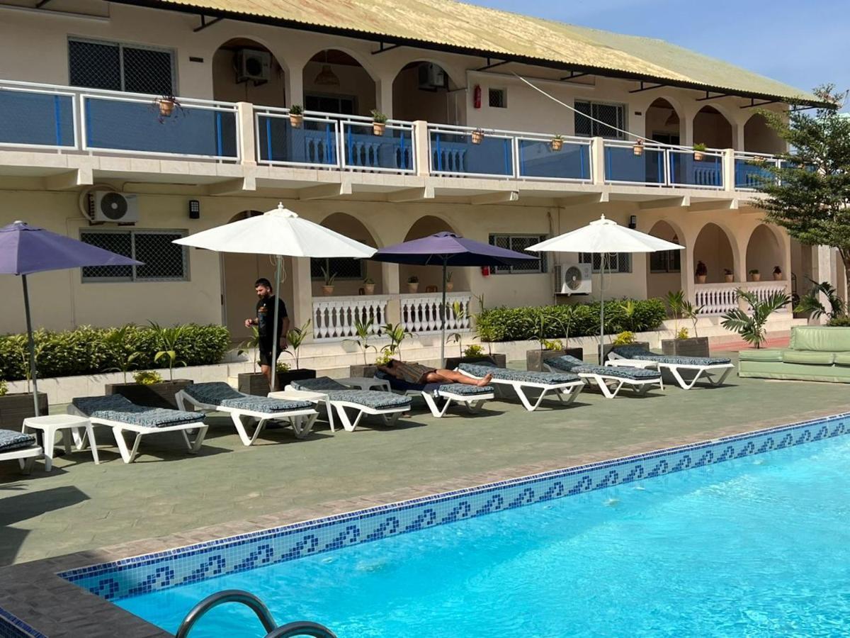 Tranquil Resort Hotel Brusubi Exteriör bild